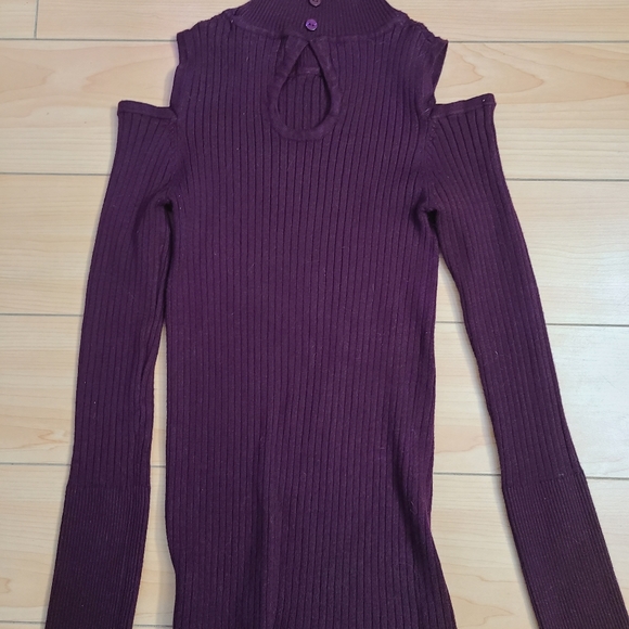 Majora Mock Turtle Neck SM - Picture 2 of 5